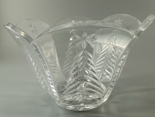 Glass Crystal Cut Christmas Fir Tree 4.5” Tall Bowl Candy Dish NO MARKS - Picture 1 of 8
