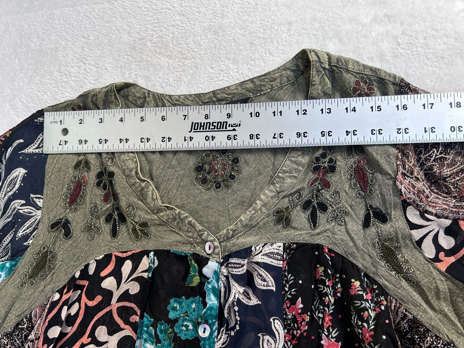 Young Threads Womens V-Neck Patchwork Floral Embr… - image 7