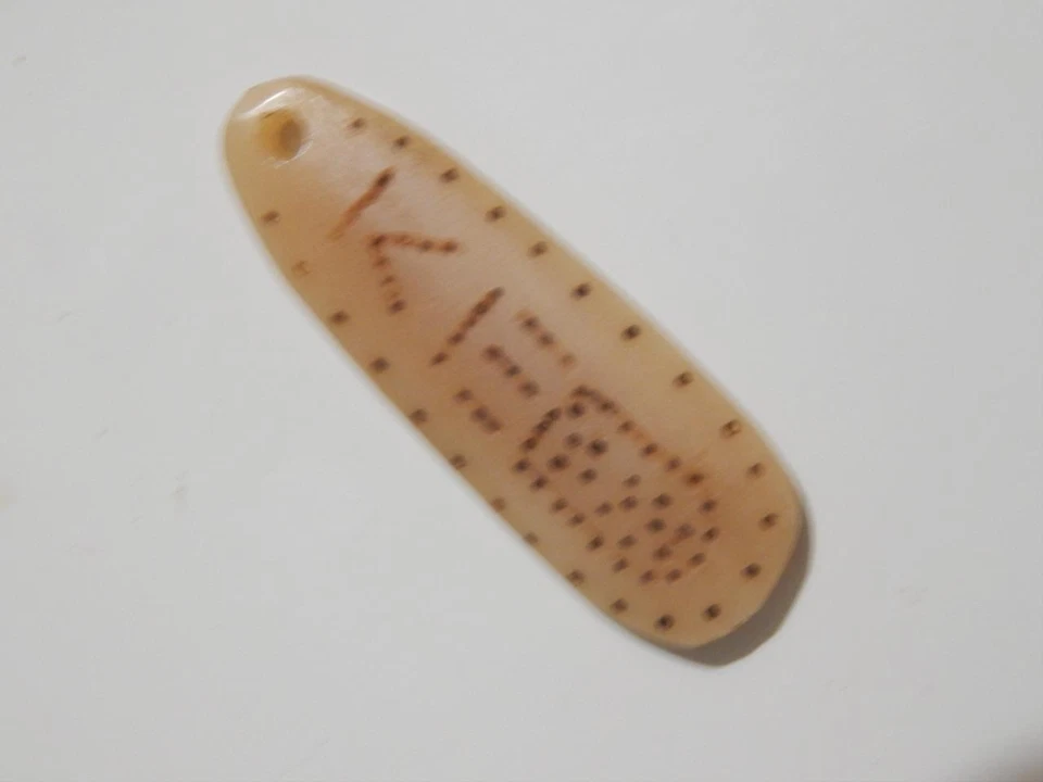 1100ad W. THULE BREVIG MISSION ESKIMO INUIT NORTHERN CARIBOU BONE AMULET - image 3 of 4