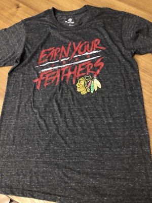 Fanatics NHL Chicago Blackhawks T-Shirt Men's Medium S/S Earn Your Feathers Tee