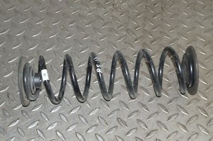 VW T-ROC A11 1.5 TSI 2021 RHD Stoßdämpferfeder hinten links 5q0511121bd 13948403