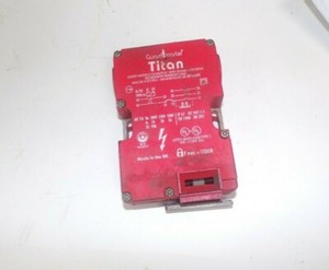 GUARDMASTER TITAN SAFETY INTERLOCK SWITCH, 1500N, NO KEY, 24 V, 5 CONTACT