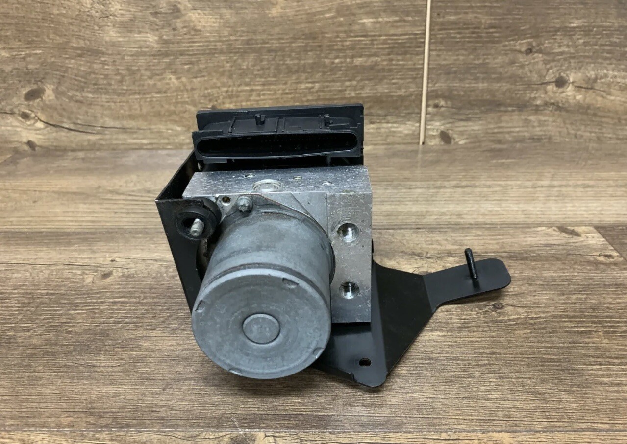 04-08 Maserati Quattroporte M139 Anti-Lock Brake System ABS Pump w/Bracket 61133