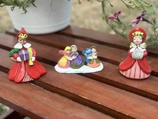MCM VTG Lot Of 3 Holland & Bryon Caroler’s Village Hand Painted Christmas Scene