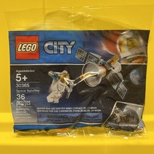 LEGO Polybag Space Satellite With Minifig Astronaut 36 Pcs (30365) NASA Spaceman