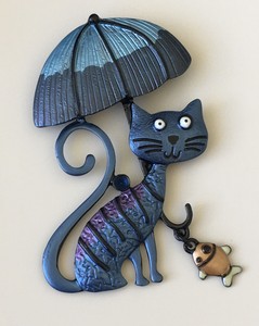 Adorable-Cat-with-umbrella-dangling-fish-large-Pin-Brooch-enamel-on-Metal