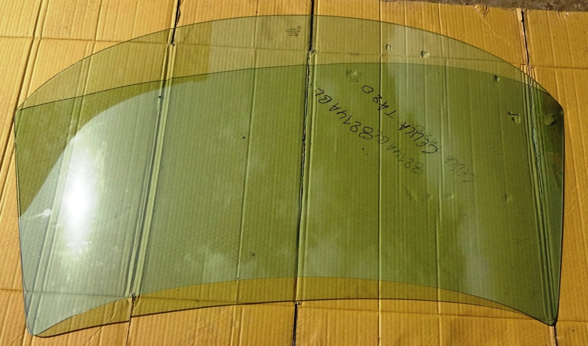 Toyota Celica TA22 TA20 - TA27 model 1970 77 front glass