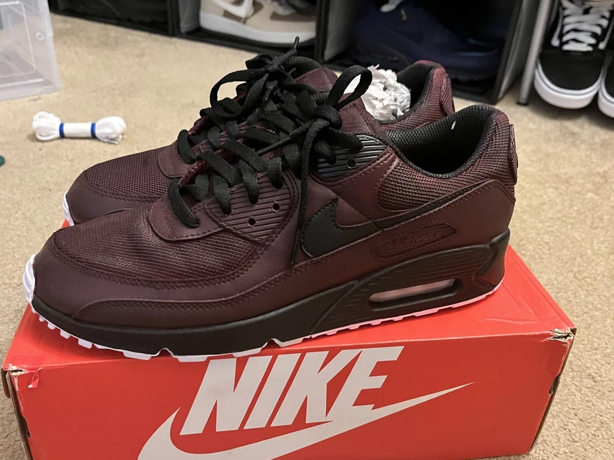 Nike Air Max 90 peint sur mesure marron noir avec semelle blanche. Homme Taill