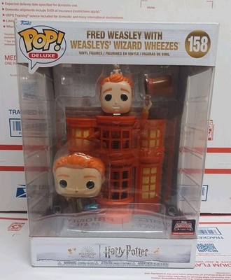Funko Pop! Deluxe: Harry Potter-Fred Weasley with Weasleys' Wizard Wheezes #158