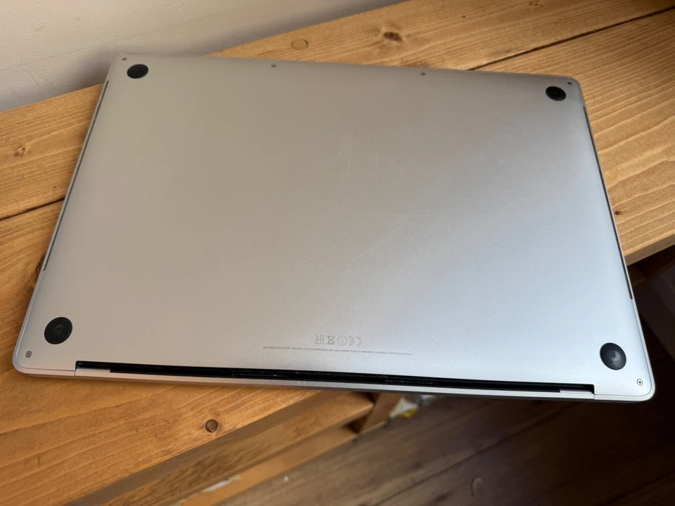 Apple MacBook Pro 15" 2017 · i7 · 16GB · 1TB, photo 2 of 5