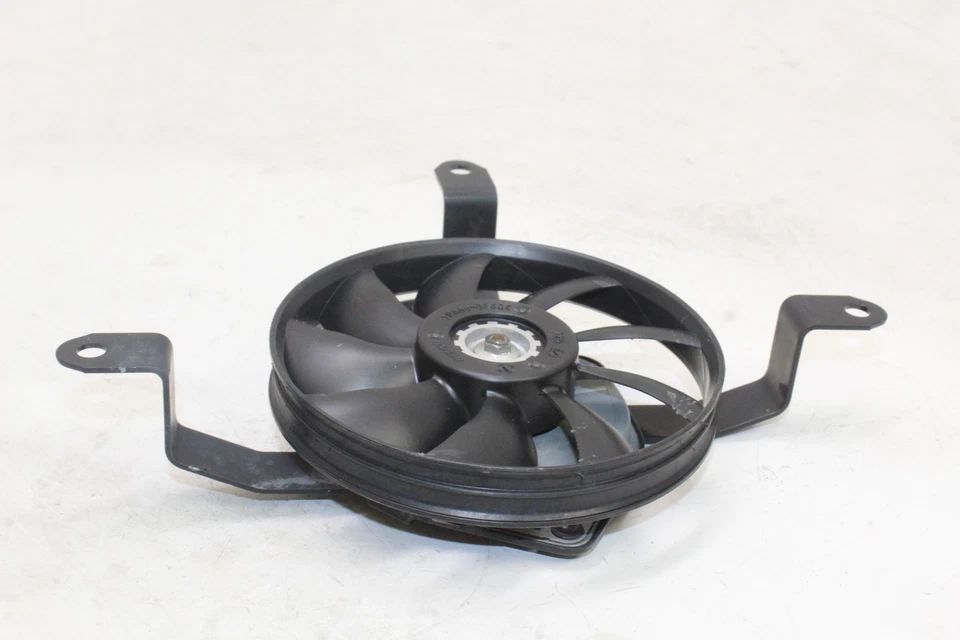 Ventilador de refrigeración del radiador del motor Kawasaki Ninja 250r Ex250j 2008-12 59502-0584 OEM Foto 3 de 4