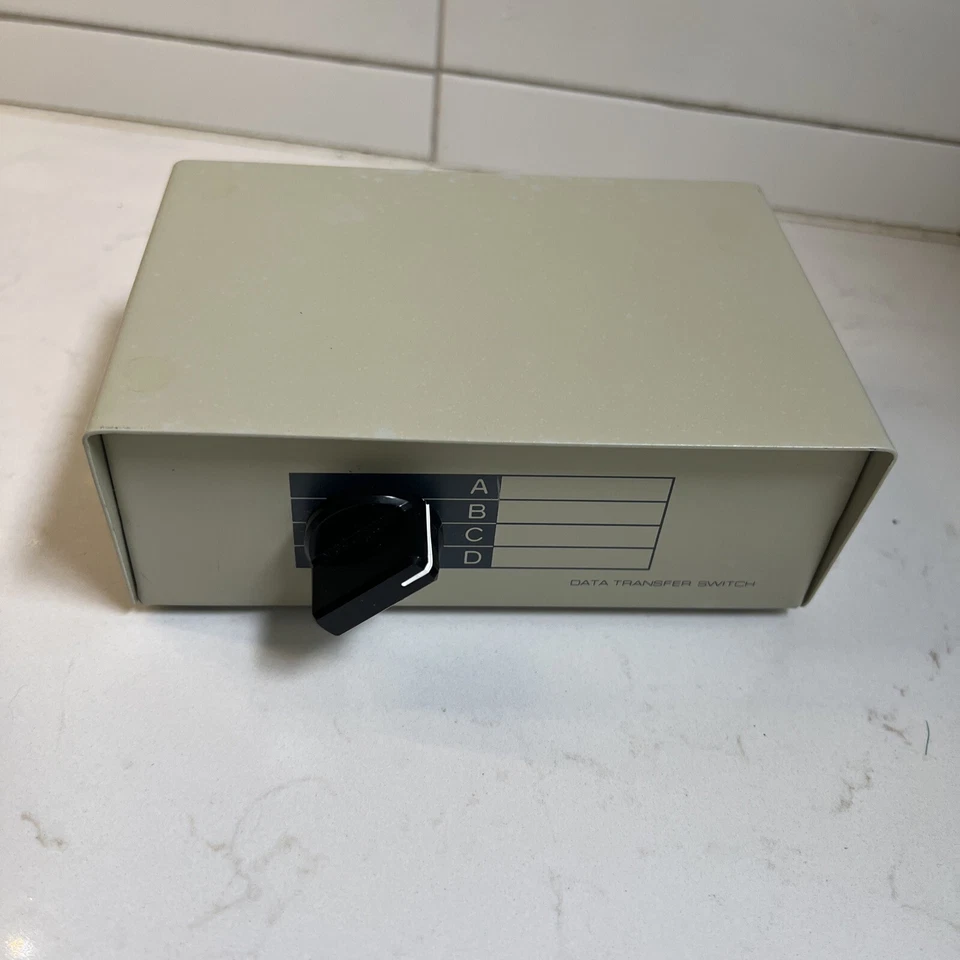 Manual Data Switch Box,  Parallel/Serial 4-way Data Signal Sharing Device - Image 2 of 4