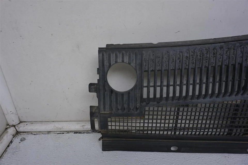 1998-2003 Toyota Sienna Front Driver Cowl Molding Windshield Cover 55782-08010 - Image 3 of 4