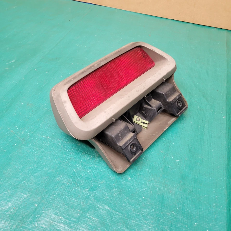1992-1997 Toyota Previa 3rd Third Brake Light OEM 81570-28140 - Image 2 of 4
