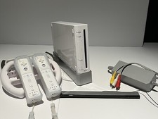 Nintendo Wii RVL-001 Console 2 Controllers 2 Stering GameCube Compatible TESTED