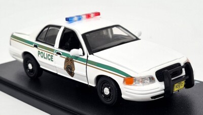 Ford Crown Victoria 1/43 - Police Interceptor 2001 – neuve – Série DEXTER - Collection