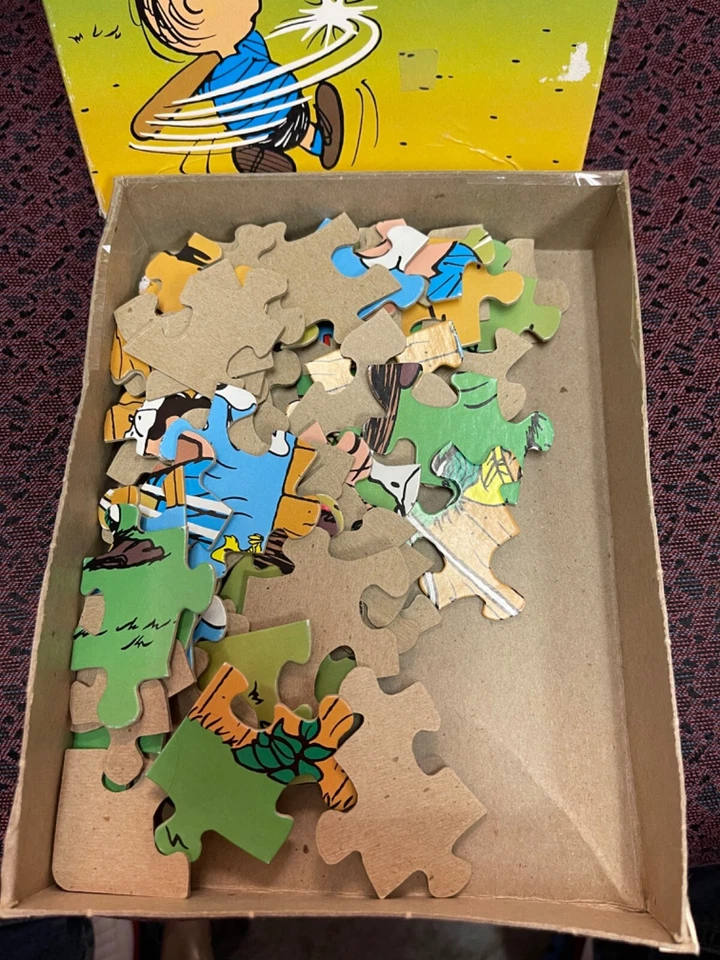 Rompecabezas Snoopy Peanuts Gang 63 piezas vintage #4718 béisbol dorado Foto 3 de 3