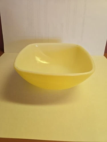 Pyrex 410 12 oz Yellow Square Bowl Vintage Ovenware