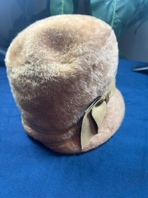 Very vintage Marshall Field and Company hat VINTAGE MARSHALL FIELD & COMPANY NATURAL BROWN MINK FUR HAT  main image 2