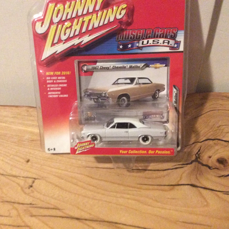 Johnny Lightning Muscle Cars U.S.A. 1966 CHEVY CHEVELLE MALIBU White Lightning - Image 2 of 4