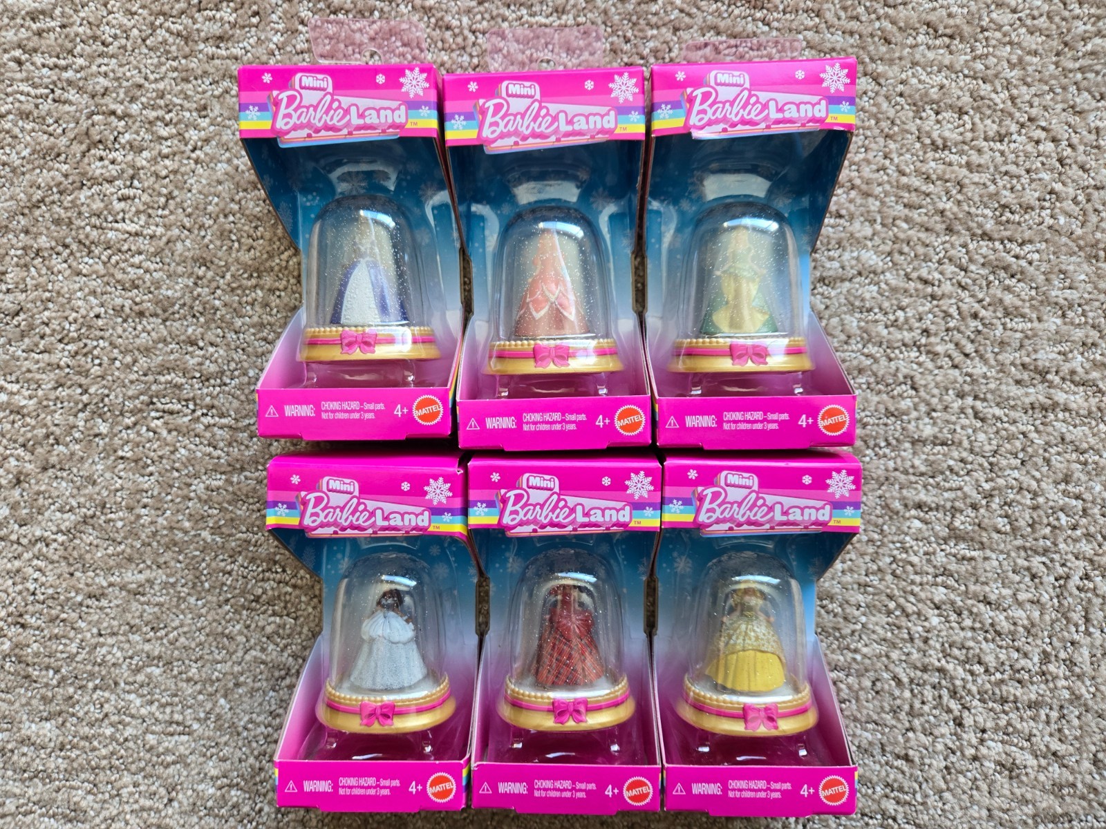 Mattel Mini Barbie Land Holiday Barbie Doll & Snow Globe Com