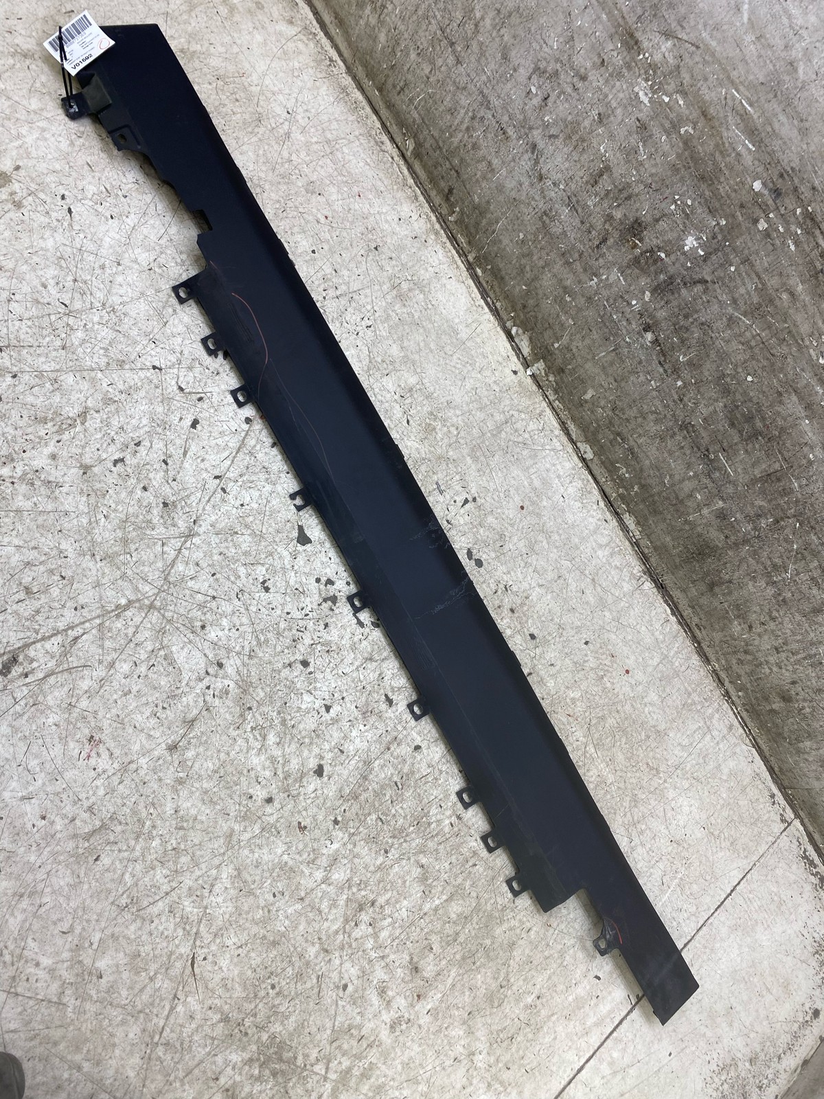 2020-2025 ASTON MARTIN DBX OEM RH RIGHT SIDE SILL APPLIQUE MOLDING MY83-10608