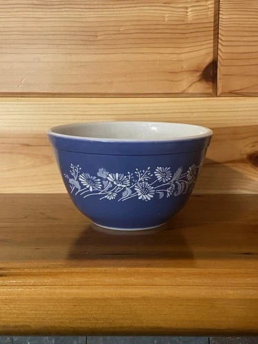 Vintage Pyrex Glass Mixing Bowl # 401 Colonial Mist Blue 750 ml White Flowers