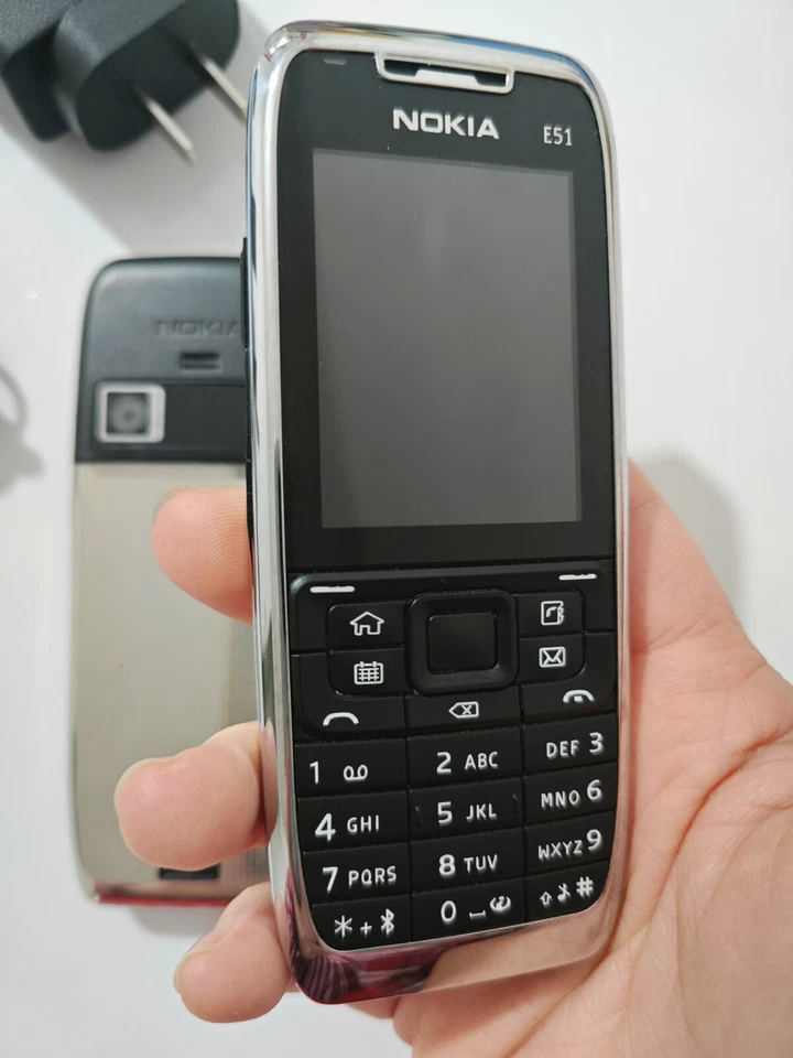 Nokia E Series E51 - Black Steel (Unlocked) Bluetooth camera WIFI Smartphone - Image 4 of 4