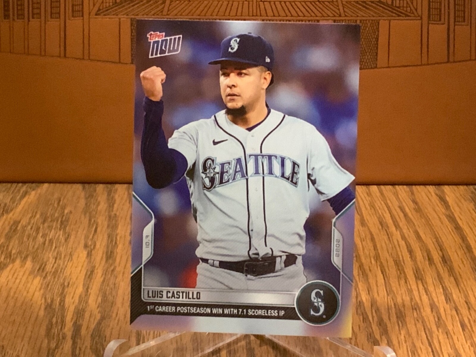Luis Castillo, Seattle Mariners - 2022 Topps Now...1st Career Postseason Win!