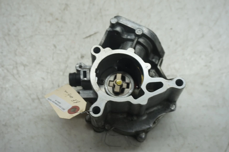 Volkswagen Tiguan 2018-2024 OEM 2,0 L bomba de vacío 06K145100 Foto 2 de 4