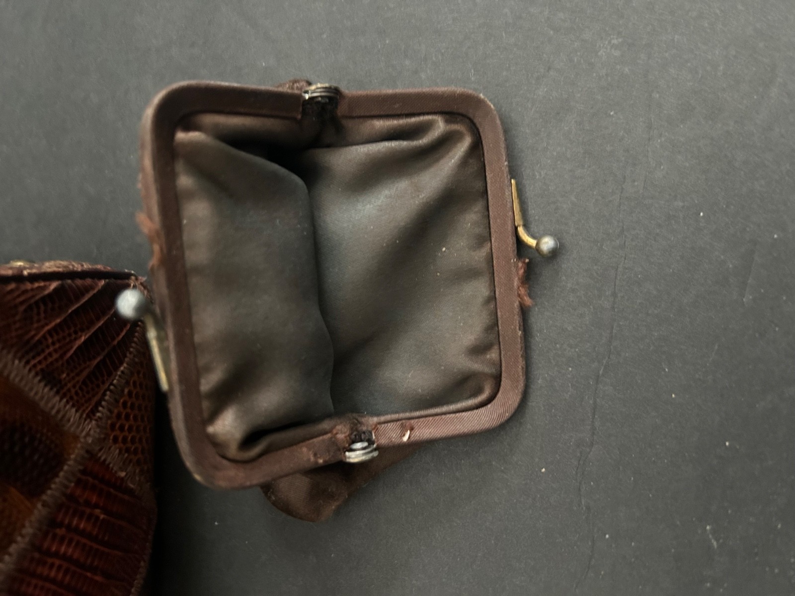 VINTAGE 1950'S PATCHWORK PATTERN BOX STYLE PURSE - image 15