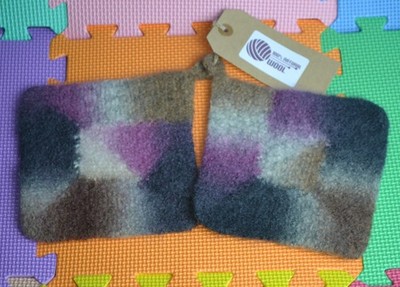 1 Paar handgestrickte gefilzte Topflappen 100% Wolle 15x15cm Design D