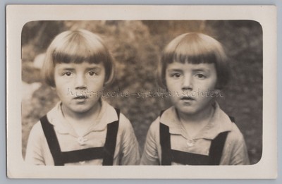 Twins 2 Children with Page Cut - Old Photo 1920s 30s
