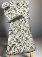 Women's Knit Scarf and Pom-Pom Hat Set Acrylic Wool Gray White Marled