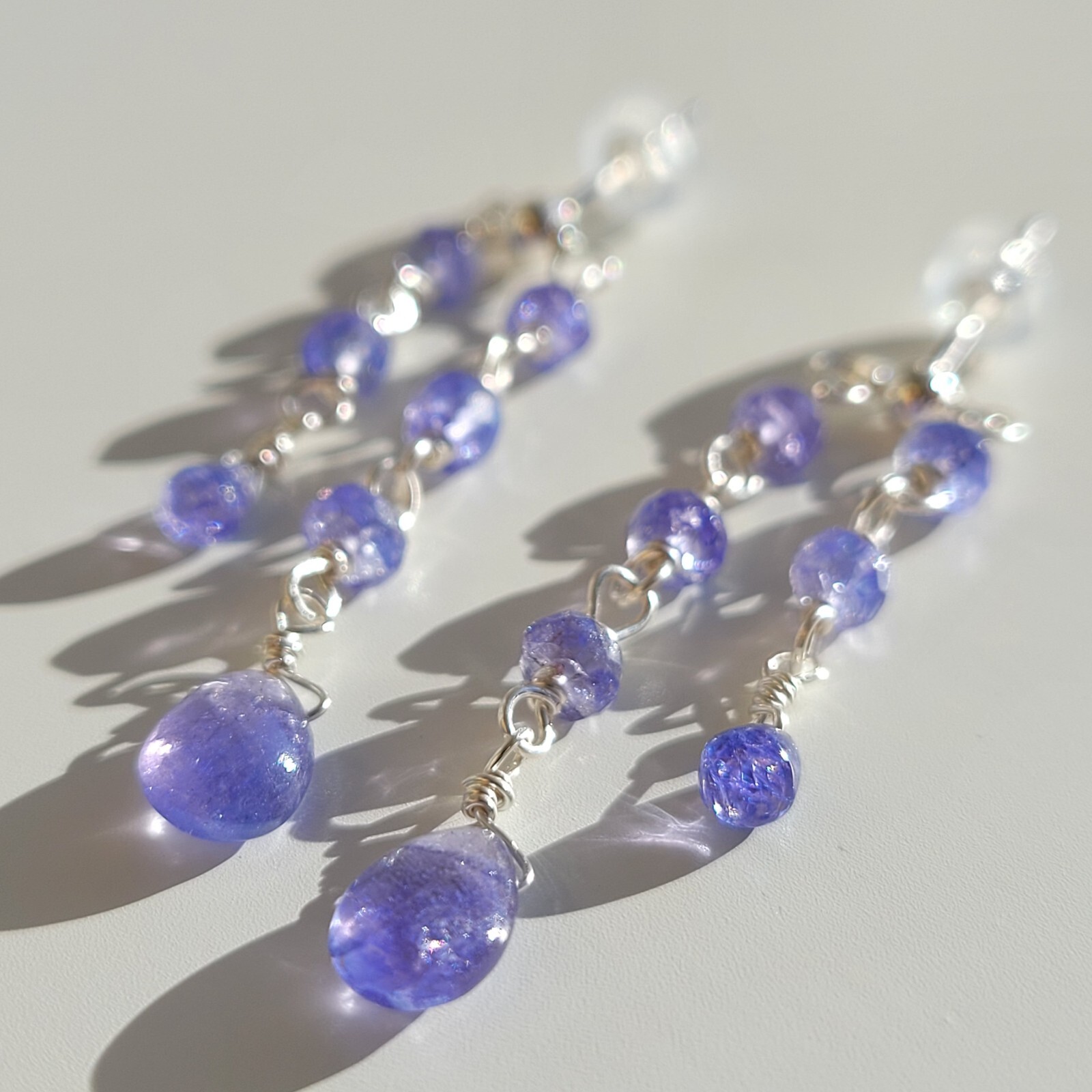 Boucles d'oreilles tanzanite en argent massif pour illuminer vos soirées