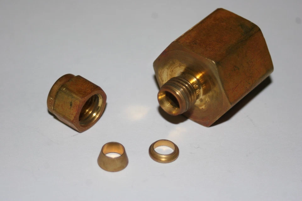 1/4 Tube x 1/2 FNPT Brass Female Connector Fitting Parker 4FSC8N-B - Image 3 of 3