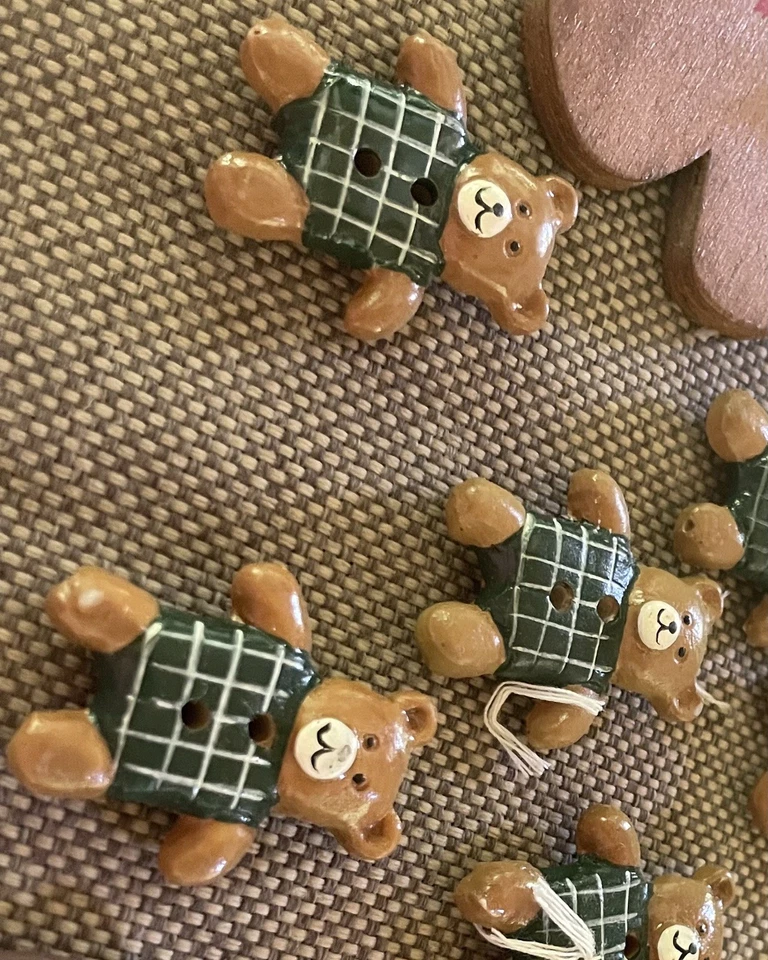 Novelty Button Lot Of 39 + Mixed - Apple/ducks/flowers/teddy Bears - Image 4 of 4