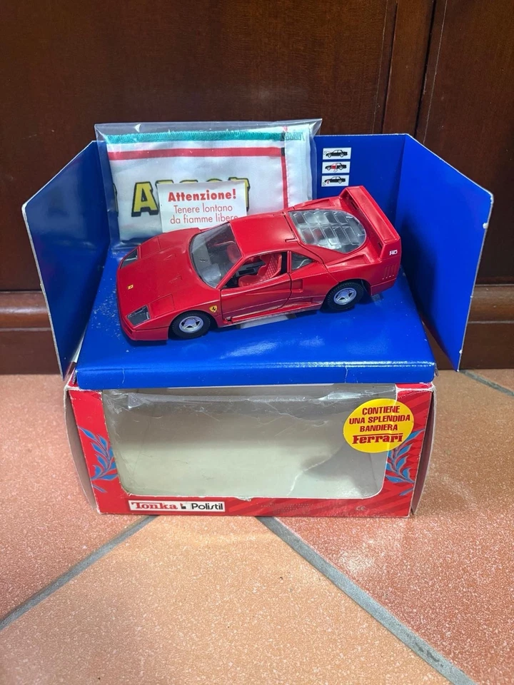 Tonka polistil Ferrari F40 1/25 con scatola contenente bandiera rara e limitata - Immagine 2 di 2