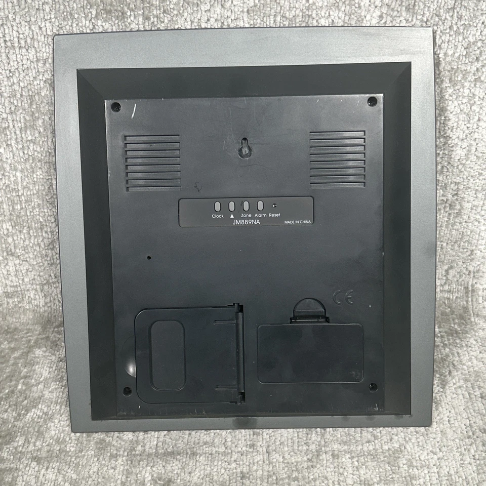 Reloj digital delgado Oregon Scientific con fecha de temperatura JM889NA cuadrado probado Foto 3 de 4