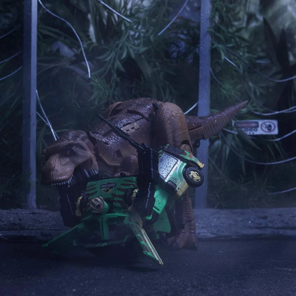 TRANSFORMERS - COLLABORATIVE Jurassic Pa - Image 2 of 4