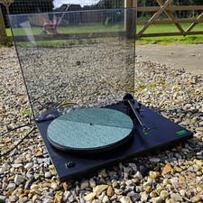 Rega Planar 2 Turntable | Made in England | Record Player