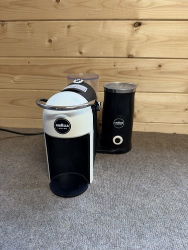 Lavazza A Modo Mio Jolie & Milk Kaffeevollautomat LM700 Weiß Creme