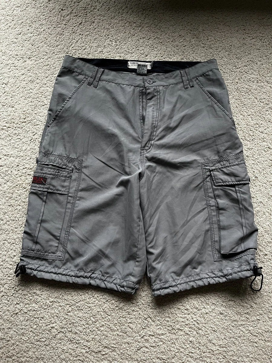 Plugg Co. Men s Cargo Shorts. Size 33 Grey With 2 Side Cargo Pockets