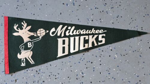 Rare Vintage 1960's NBA Milwaukee Bucks National Basketball Felt Pennant Green
