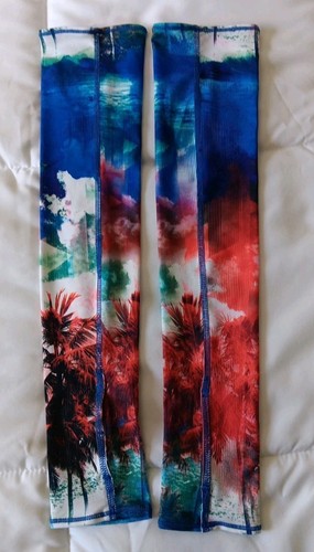 Reel Legends Keep It Cool Arm Sleeves Small/Med Red, White, Blue Tropical Print - Picture 2 of 5