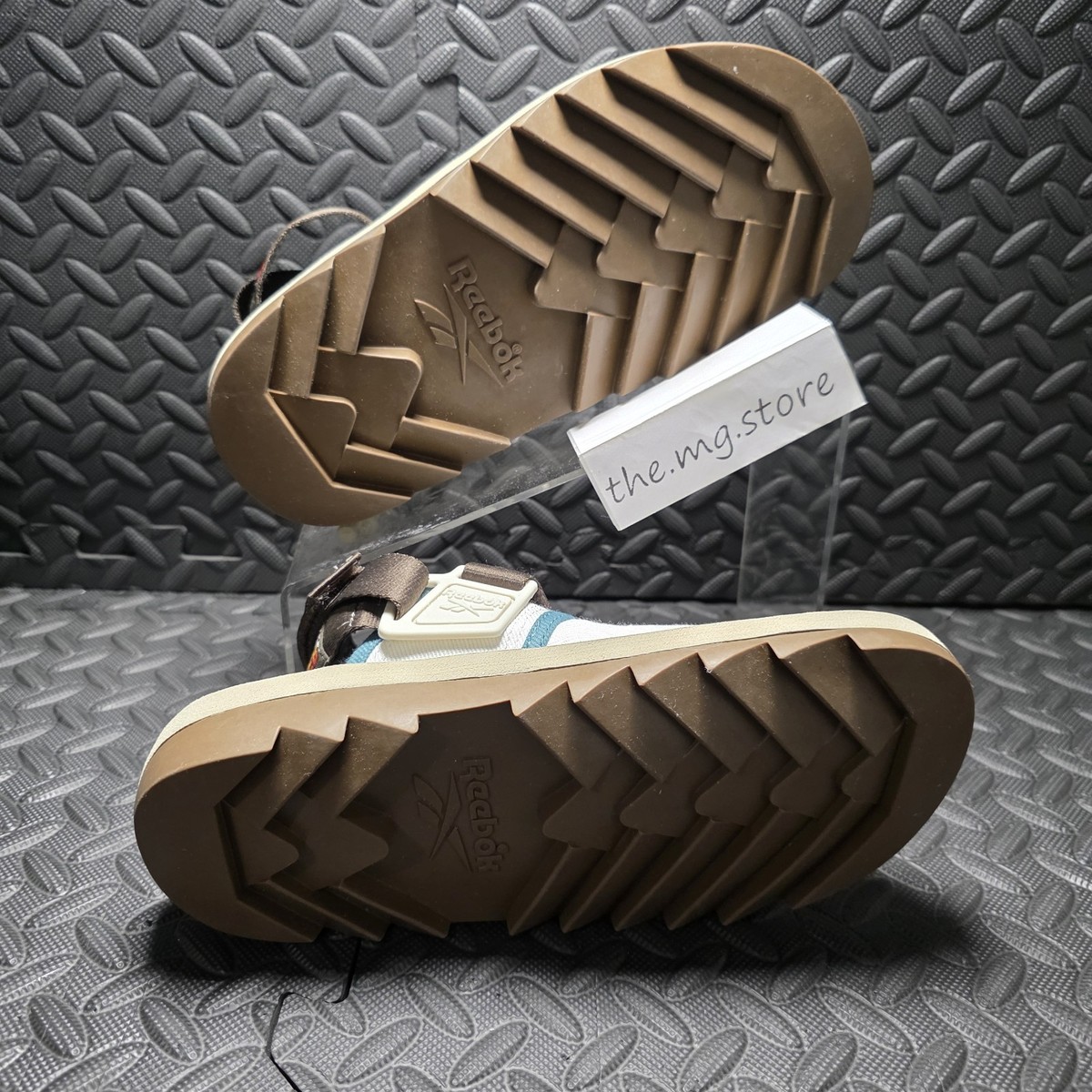 Reebok Hunter x Hunter Beatnik Sandal 'Netero' 100201777 Men's Sz