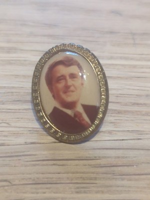 Interesting PM Brian Mulroney conservative Lapel Pin - Broach Style #F13