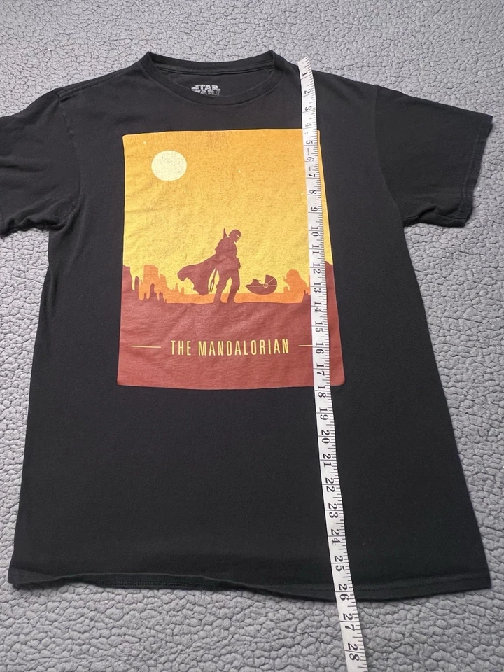 Camiseta Star Wars The Mandalorian Star Wars Hombre Talla Mediana Negra y Naranja  Foto 4 de 4