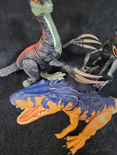 Set di 3 dinosauri Jurassic World Park Meekerorum Primal Attack Massive Biters - Foto 2 di 5