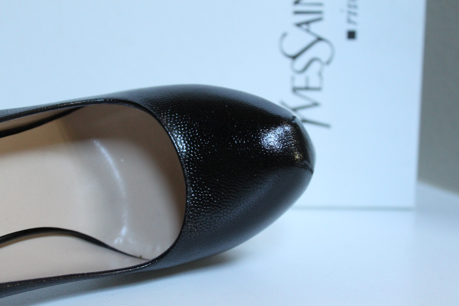 Scarpe decolte nuove taglia 10 40 YSL Yves Saint Laurent Tribtoo in pelle nera con plateau